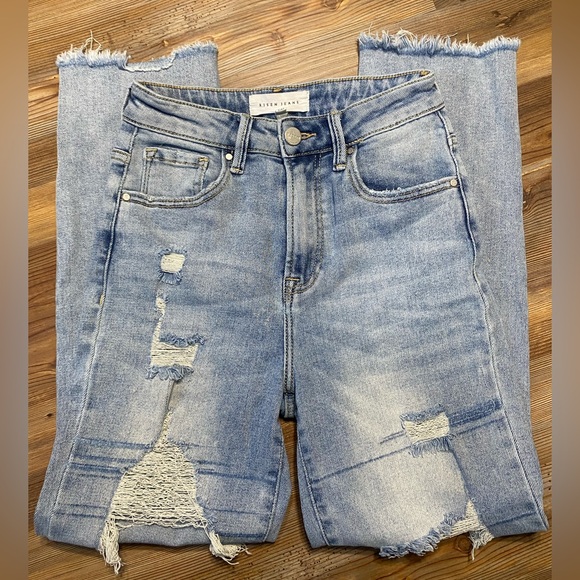 4/$16 Risen Jeans - Picture 5 of 12